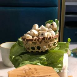 椰语江南海南椰子鸡火锅 万达网红美食街店