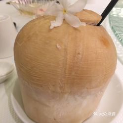 新加坡海鲜共和国 名胜世界圣陶沙海滨坊 的椰子水好不好吃 用户评价口味怎么样 新加坡美食椰子水实拍图片 大众点评