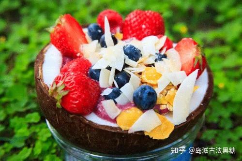网红椰子碗 席卷全球的美食与拍照新风尚